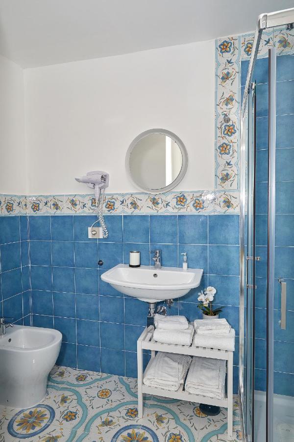 Malafemmena Guest House กาปรี ภายนอก รูปภาพ