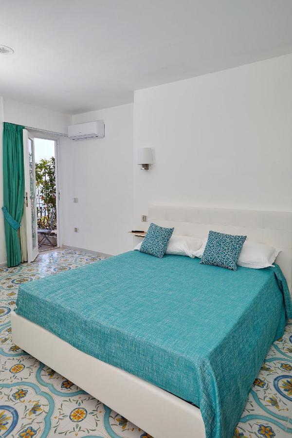 Malafemmena Guest House กาปรี ภายนอก รูปภาพ