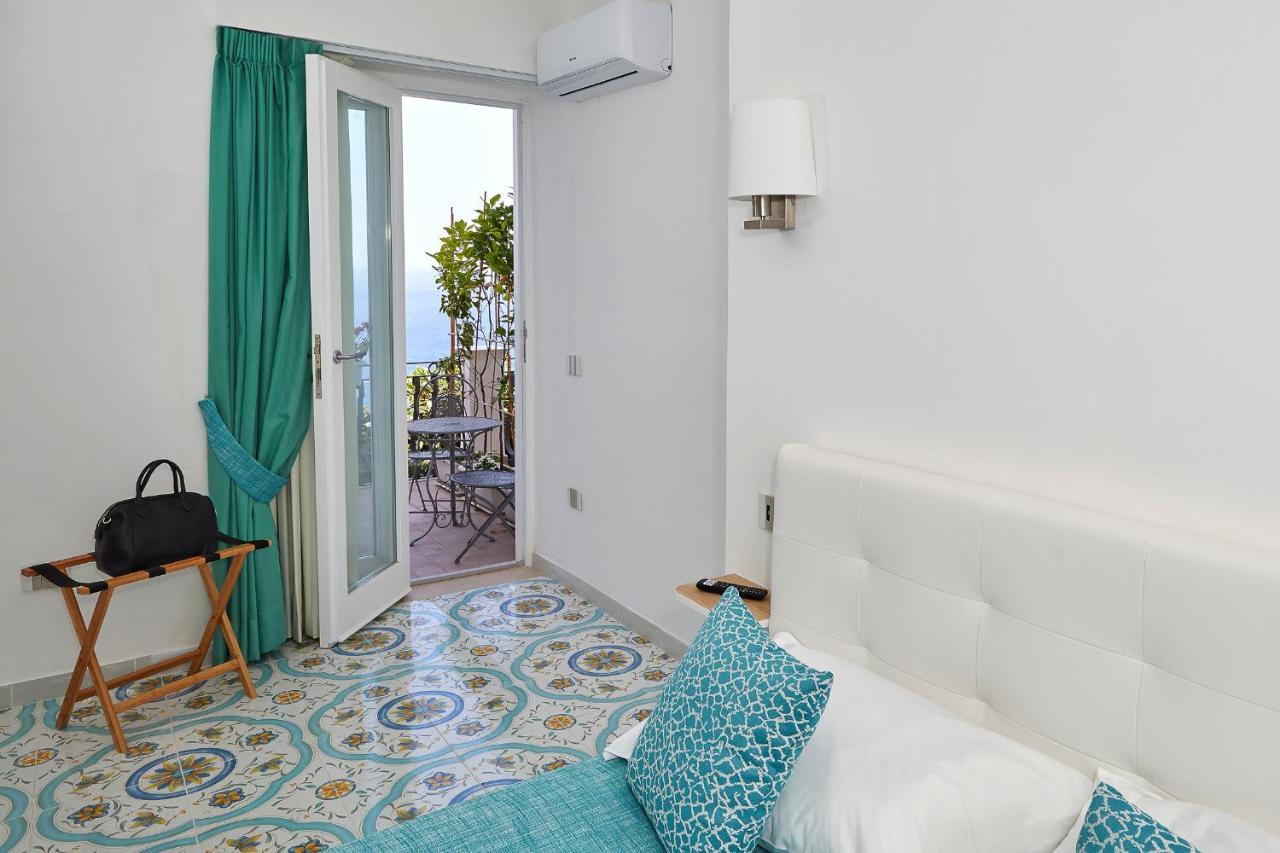 Malafemmena Guest House กาปรี ภายนอก รูปภาพ